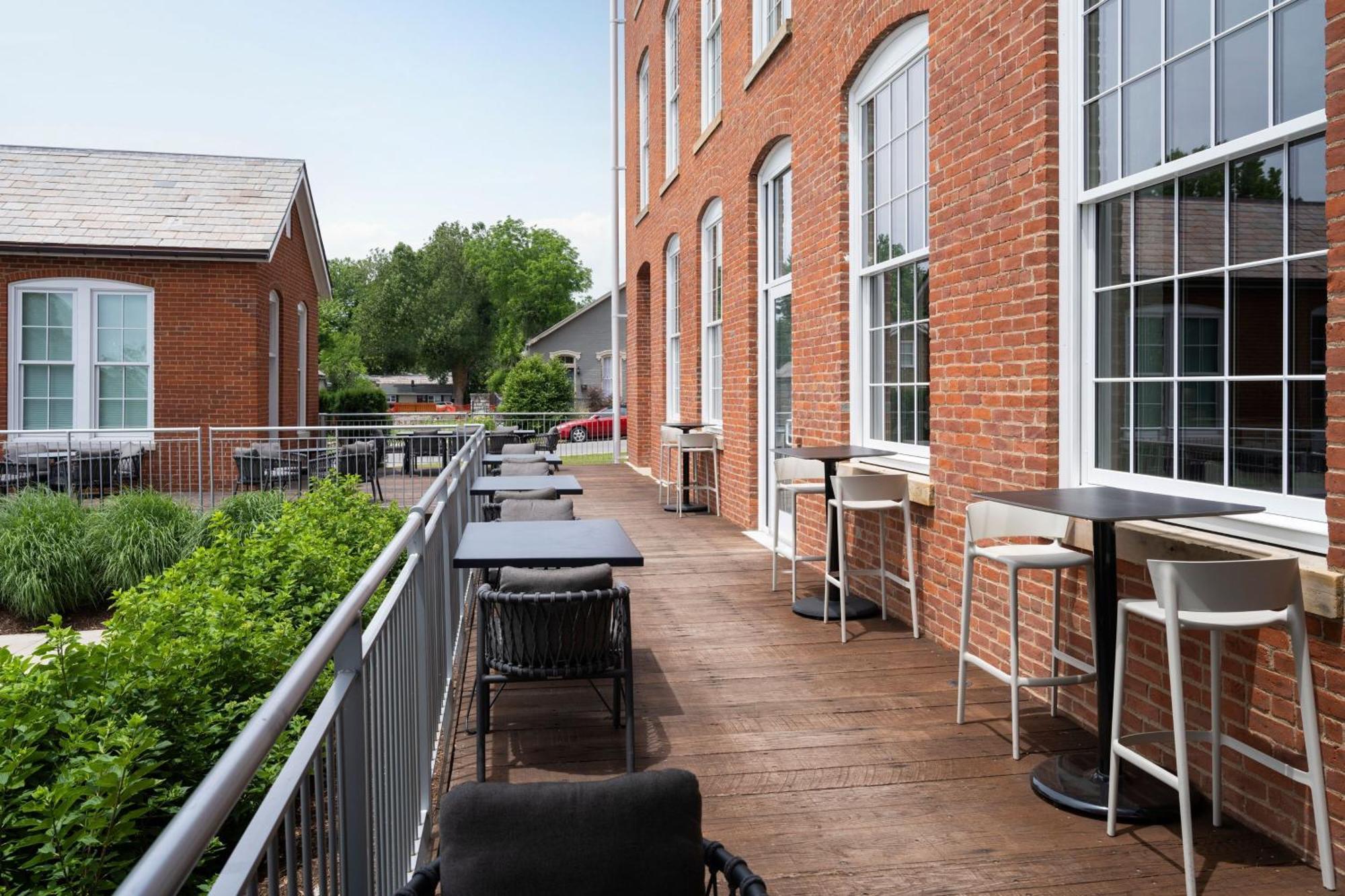 Fairfield Inn & Suites Madison Historic Eagle Cotton Mill Экстерьер фото