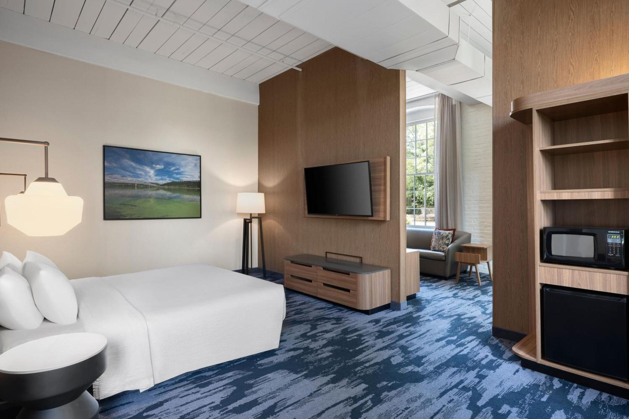 Fairfield Inn & Suites Madison Historic Eagle Cotton Mill Экстерьер фото